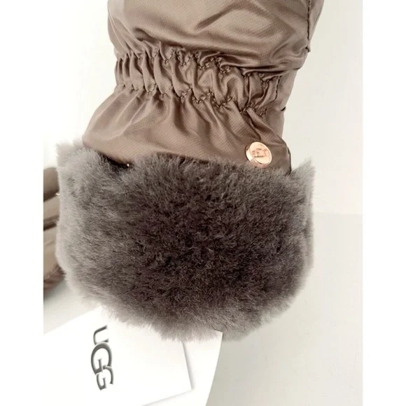 UGG® Fontanne Smart Genuine Shearling Trim
Gloves S/M - Picture 5 of 8